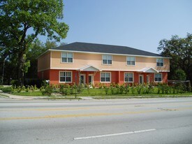 1909-1927 W Busch Blvd Apartamentos