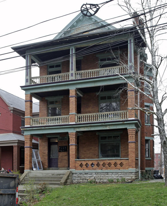 16 Wallace Ave in Covington, KY - Building Photo