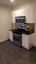 108 Hyde Park Ave, Unit 1 in Boston, MA - Building Photo - Building Photo