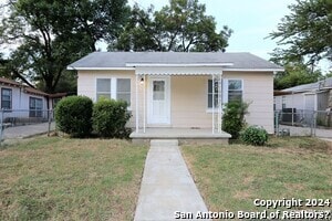 property at 1135 Gladstone Ave