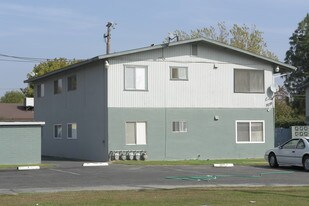 2039 Olive Ave in Atwater, CA - Building Photo