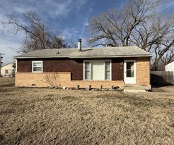 6215 Independence St in Park City, KS - Building Photo