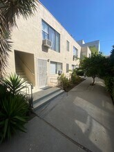 924 N Ogden Dr in West Hollywood, CA - Building Photo - Building Photo