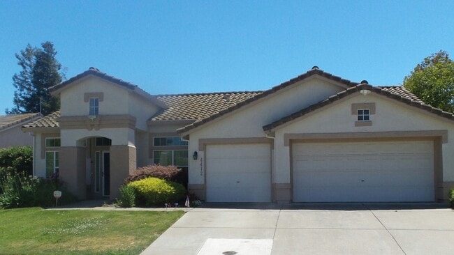 property at 4412 Moreau Ct