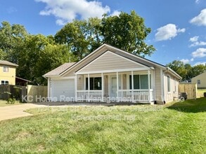 8643 Melrose St in Overland Park, KS - Foto de edificio - Building Photo