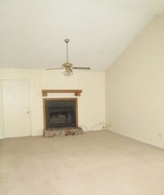 109 Franklin St in New Llano, LA - Building Photo - Building Photo