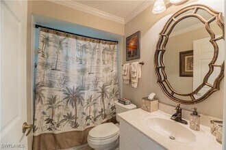 1073 N Alhambra Cir in Naples, FL - Building Photo - Building Photo