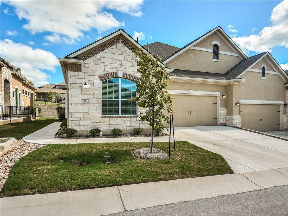 108 Evolutions Path in Lakeway, TX - Building Photo