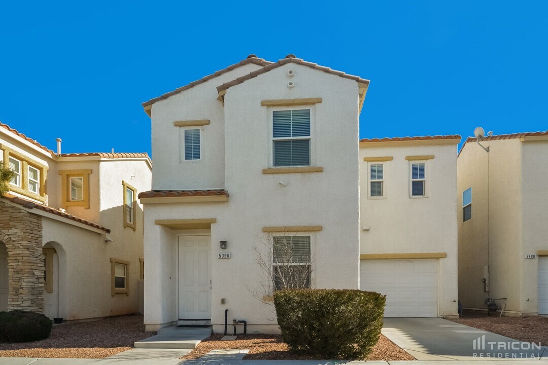 5396 Flowing Spring St in Las Vegas, NV - Building Photo