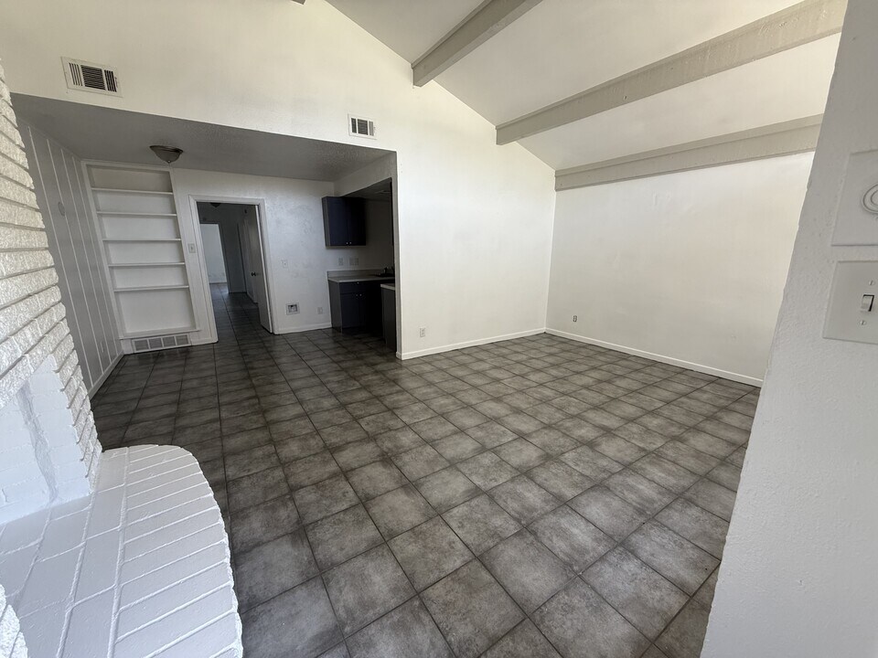 2927 Lourdes St in Dallas, TX - Building Photo