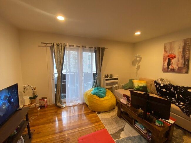 15 Euston St in Brookline, MA - Building Photo - Building Photo