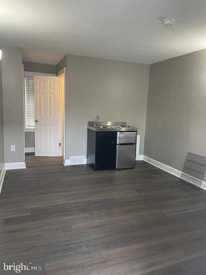 property at 1816 Valley Ave