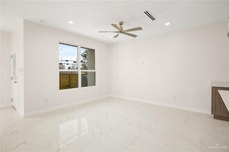 17 Bicentennial Blvd in McAllen, TX - Building Photo - Building Photo