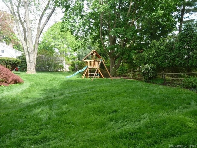 90 Sasco Hill Terrace in Fairfield, CT - Building Photo - Building Photo