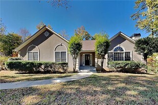 39 Waterford Pl in Acworth, GA - Building Photo