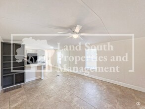 1977 Meadow Oak Cir in Polk City, FL - Building Photo - Building Photo