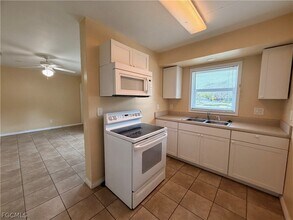 1906 Coronado Rd in Ft. Myers, FL - Building Photo - Building Photo