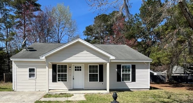 property at 3 Whistlestop Dr