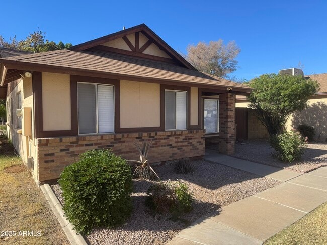 5135 E Evergreen St in Mesa, AZ - Building Photo - Building Photo