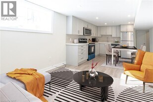 749 Upper Ottawa St in Hamilton, ON - Building Photo