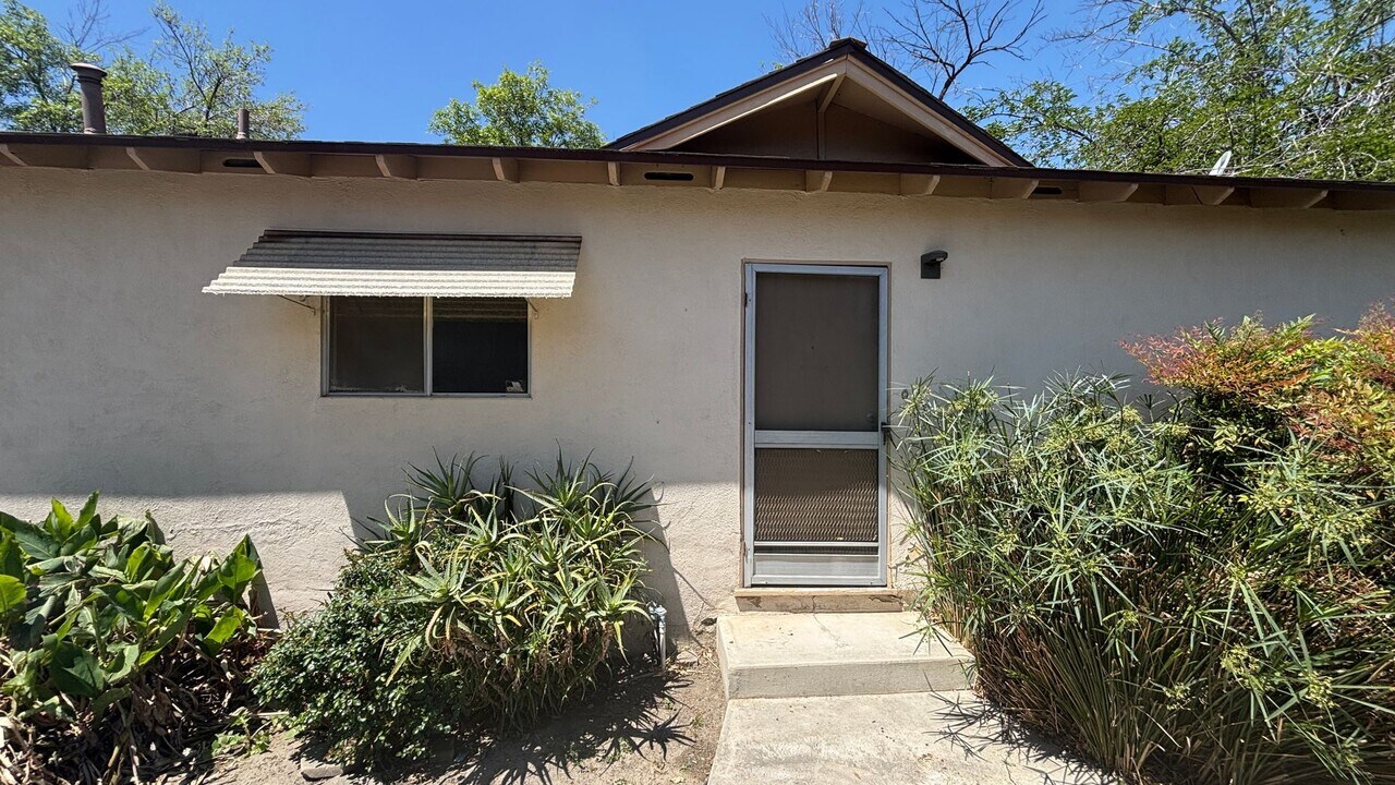 700 Johnston Ave-Unit -704 E. Johnston Ave in Hemet, CA - Building Photo
