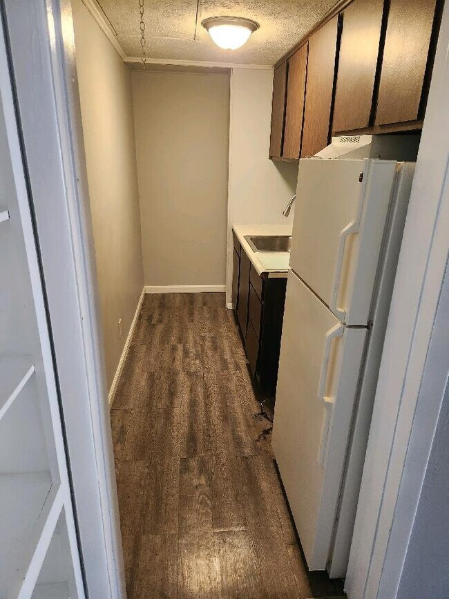 property at 1100 Northview Dr