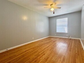 11329 Wyatt St in Dallas, TX - Building Photo - Building Photo