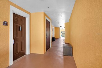 5467 Vineland Rd in Orlando, FL - Building Photo - Building Photo