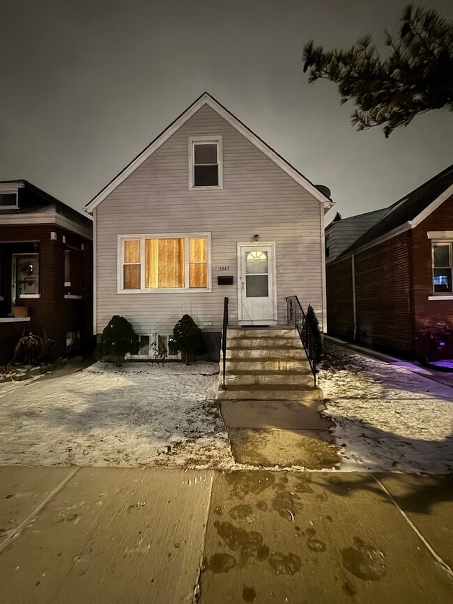 property at 3945 W 55th Pl