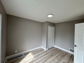 21434 Panama St in Warren, MI - Building Photo - Building Photo