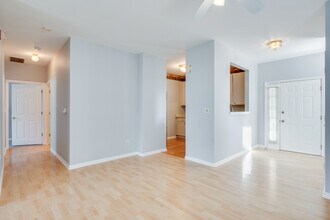 805 Genesee Dr in Naperville, IL - Building Photo - Building Photo