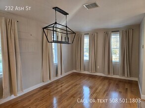 232 Ash St in Hopkinton, MA - Building Photo - Building Photo