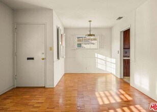 5320 Bevis Ave in Los Angeles, CA - Foto de edificio - Building Photo