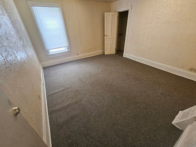 property at 2517 W Garfield Ave