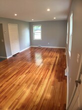 7469 Willow St in Solon, OH - Foto de edificio - Building Photo