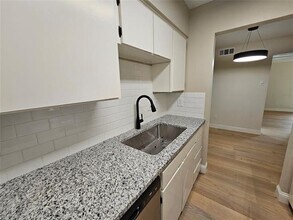 4327 Holland Ave in Dallas, TX - Building Photo - Building Photo