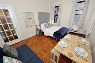 414 E 77th St in New York, NY - Building Photo - Building Photo