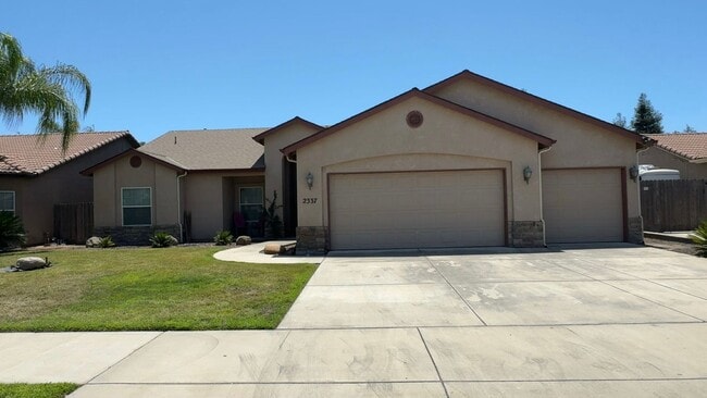 property at 2337 W Wren Ave