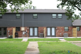Dalehaven Estates in Evansville, IN - Building Photo - Building Photo
