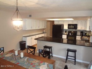 1864 N Evelyn Ave in Tucson, AZ - Building Photo - Building Photo