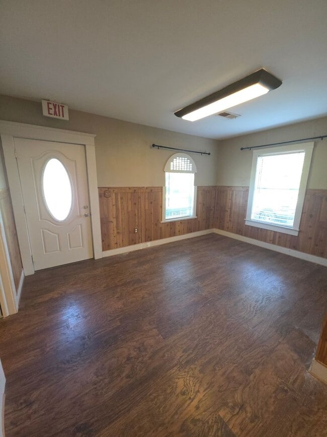 104 S Cleveland Ave in Russellville, AR - Building Photo - Building Photo
