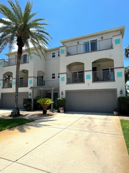 214 6th Ave S in Jacksonville Beach, FL - Building Photo