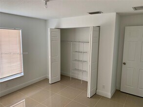 5711 Buchanan St in Hollywood, FL - Building Photo - Building Photo