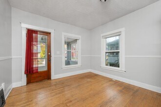 1314 Oak St in Kalamazoo, MI - Building Photo - Building Photo