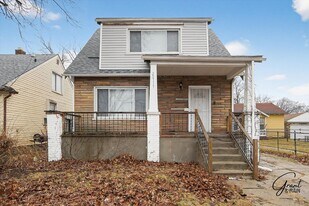 $1300 4 bedrooms in Detroit, MI - Building Photo