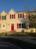 2004 Fort Pemberton Ct in Dumfries, VA - Building Photo