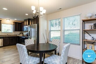 11 Belhaven Dr in Clayton, NC - Foto de edificio - Building Photo