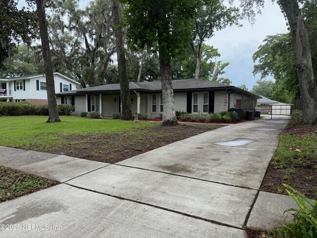 2374 Stafford Dr