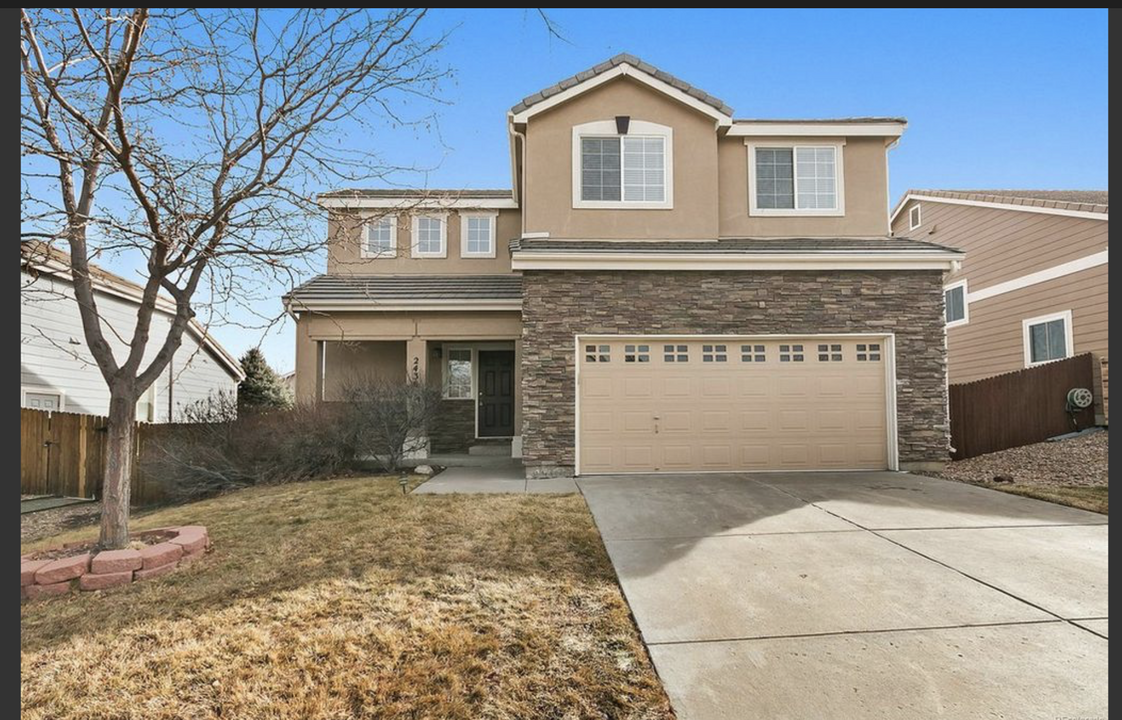 2436 S Gibralter Way in Aurora, CO - Building Photo