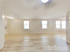 6216 Thoroughbred Trail in Denton, TX - Building Photo - Building Photo